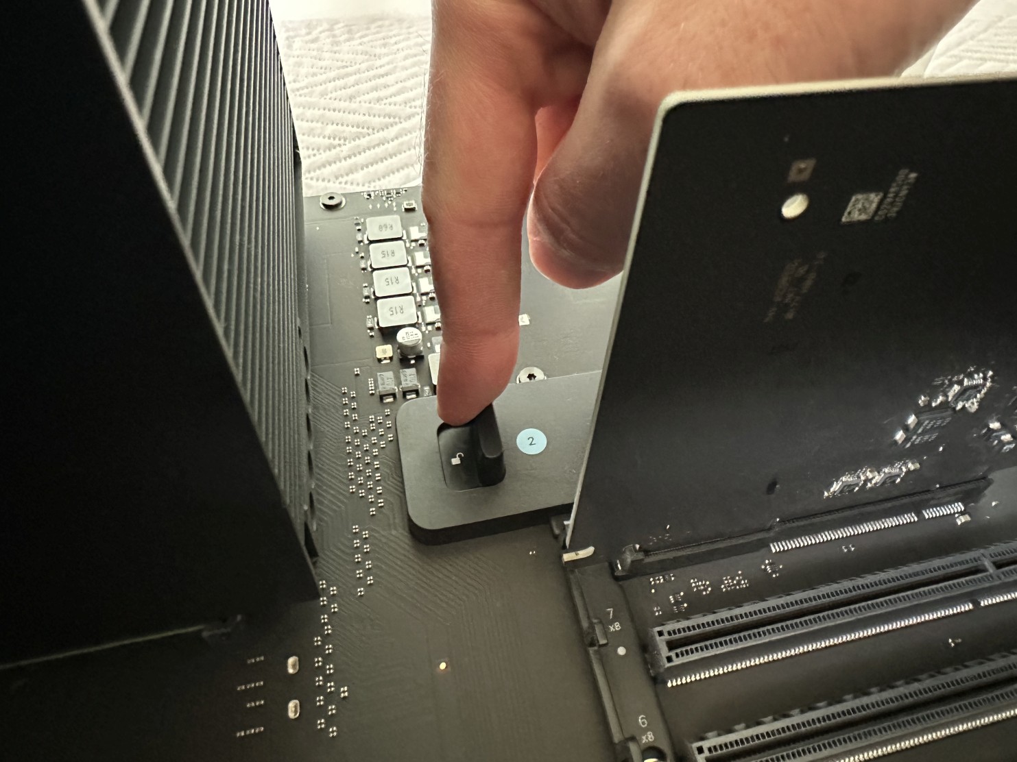 Installation in a Mac Pro 7,1 (2019)