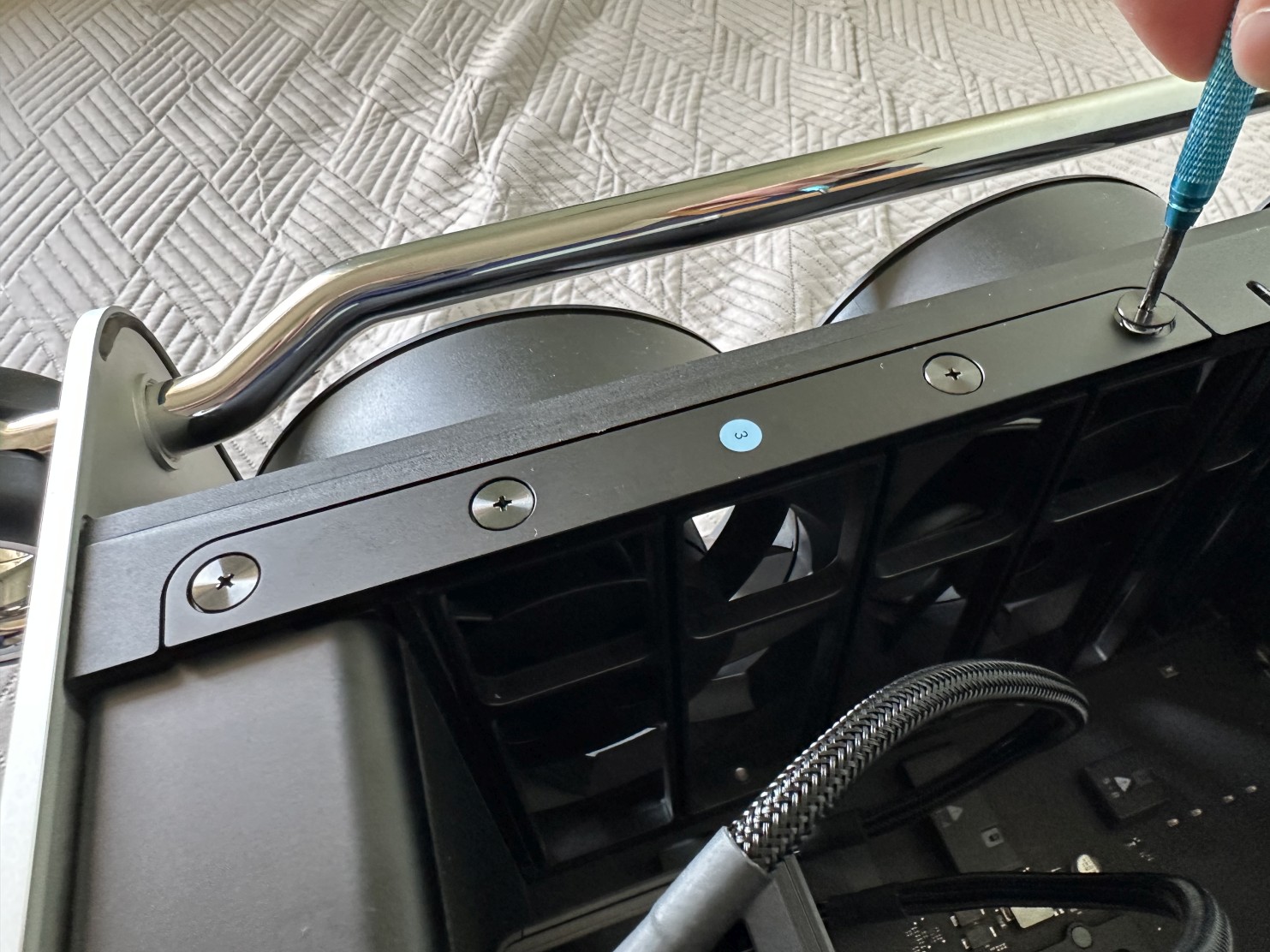 Installation in a Mac Pro 7,1 (2019)