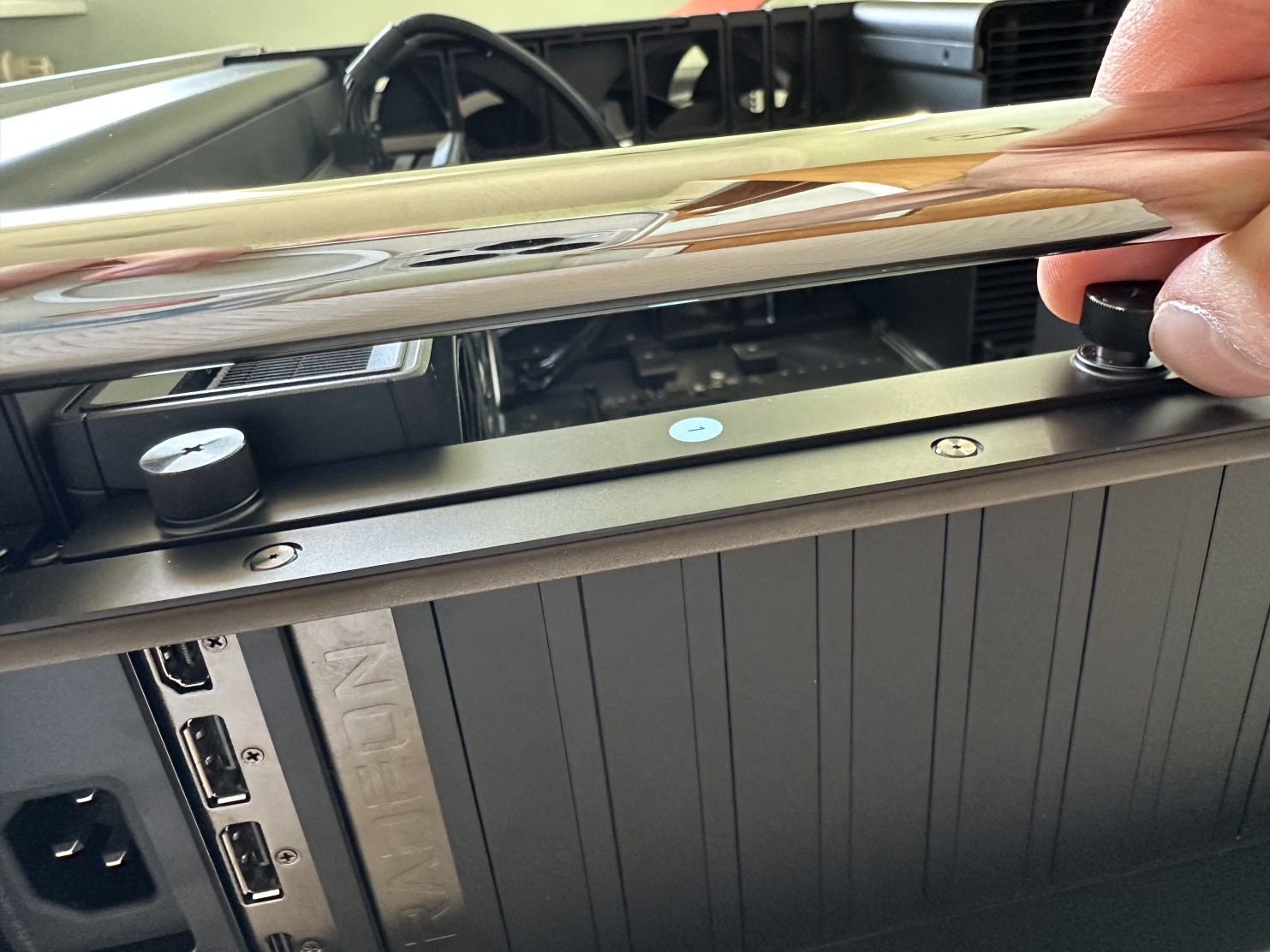 Installation in a Mac Pro 7,1 (2019)