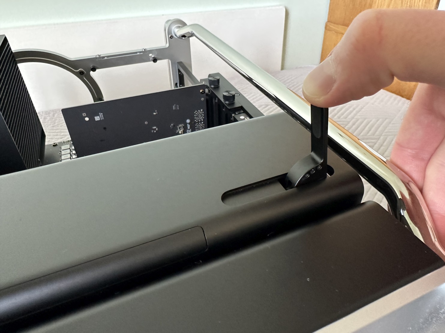 Installation in a Mac Pro 7,1 (2019)