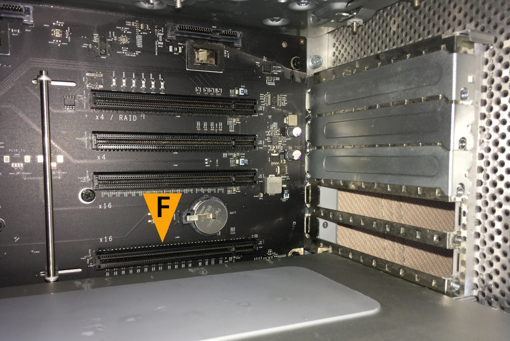 Installation in a Mac Pro 4,1 (2009) or 5,1 (2010-2012) using additional SATA power connector (for cards with 8+8-pin power connector)