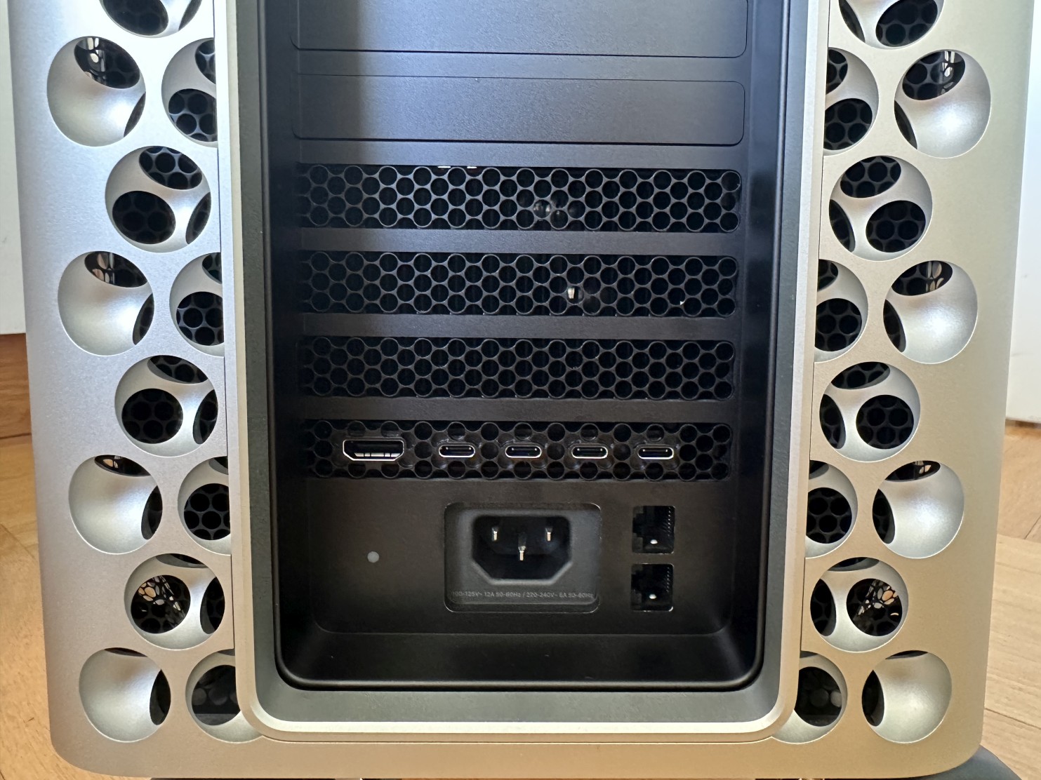 Installation in a Mac Pro 7,1 (2019) using Apple MPX graphics modules