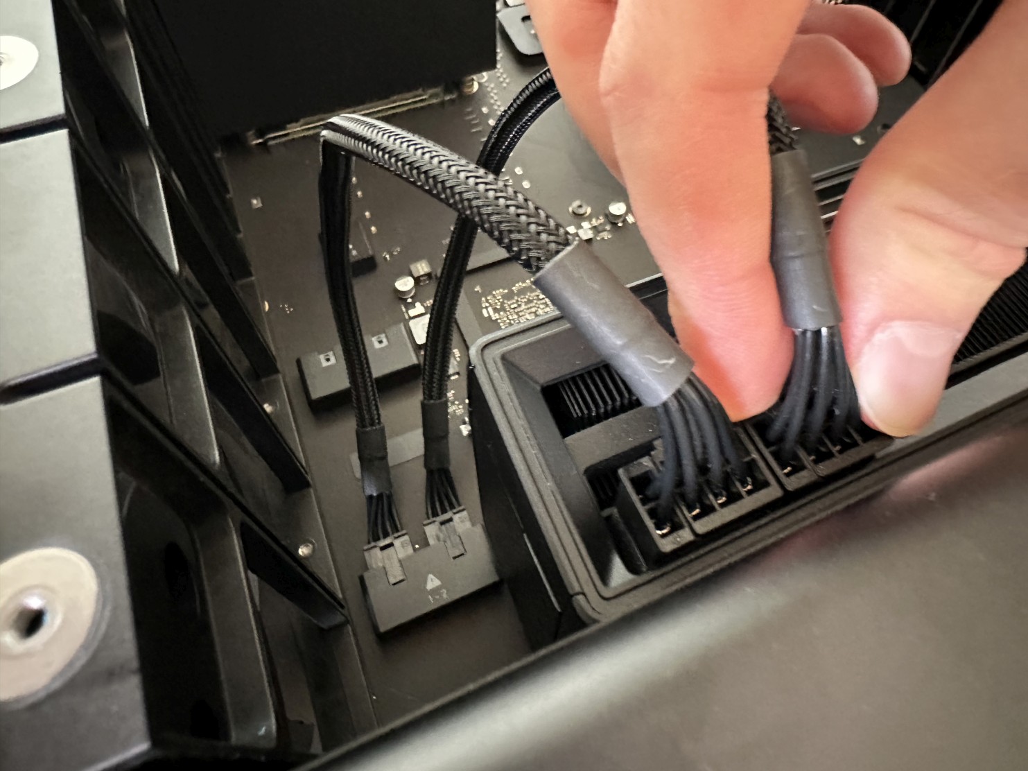 Installation in a Mac Pro 7,1 (2019)