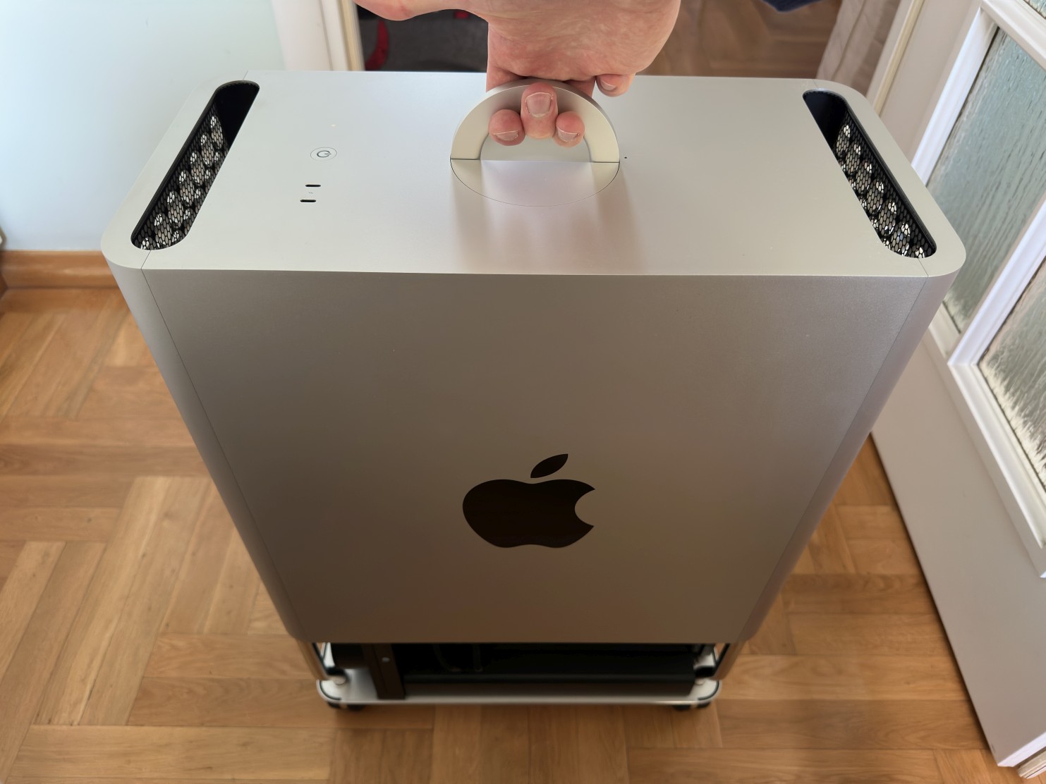 Installation in a Mac Pro 7,1 (2019)