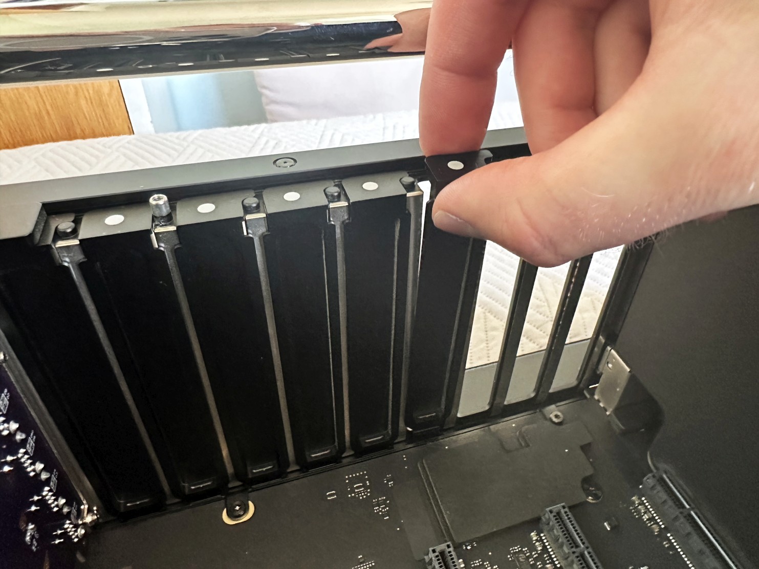 Installation in a Mac Pro 7,1 (2019)