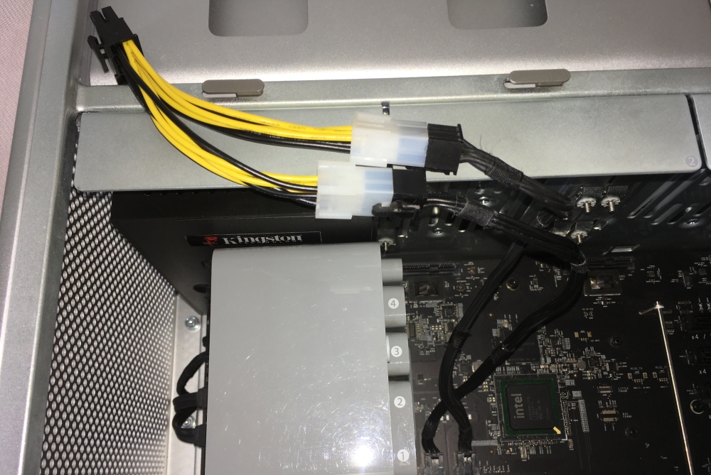 Installation in a Mac Pro 4,1 (2009) or 5,1 (2010-2012) using additional SATA power connector (for cards with 8+8-pin power connector)